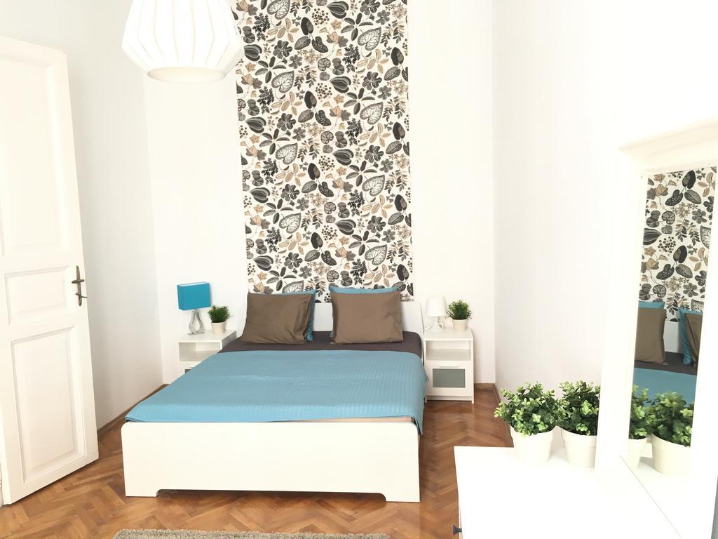 Budget Apartment By Hi5-Rakoczi 24 Budapest Ngoại thất bức ảnh